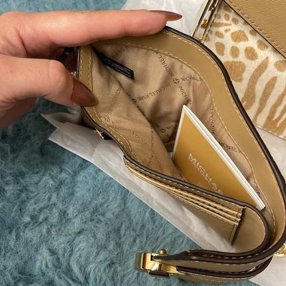 🛍️🤩Michael Michael Kors Carmen Shoulder Bag/Wallet Set🛍️🤩 - Picture 7 of 17